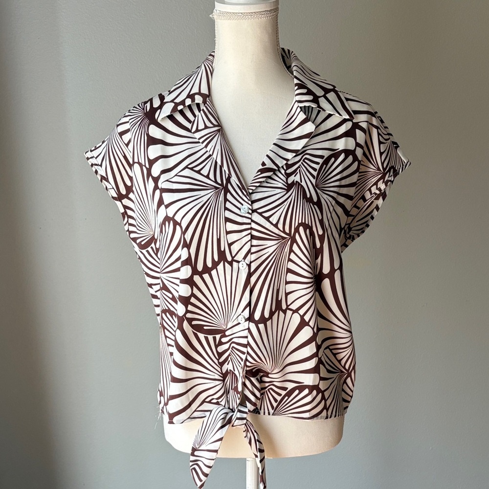 Rachel Zoe | Chocolate Shell-Print Tie-Front Button Down